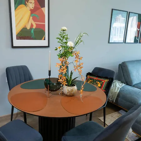 Trinavis In Green-Boutique Apartment, Own Private Parking, City Center, Entire Apartment Lejlighed Veliko Tarnovo